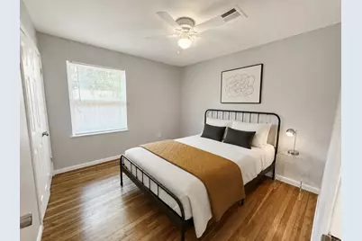 6010 Ridgeway Drive, Houston, TX 77033 - Photo 9