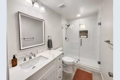 6010 Ridgeway Drive, Houston, TX 77033 - Photo 7