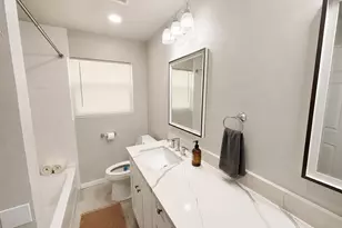 6010 Ridgeway Dr, Houston, TX 77033 - Photo 11