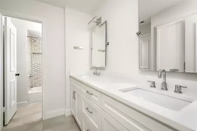 10830 Burgoyne Road, Houston, TX 77042 - Photo 31