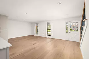 10830 Burgoyne Rd, Houston, TX 77042 - Photo 7