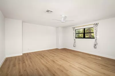 10830 Burgoyne Road, Houston, TX 77042 - Photo 23