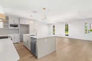 10830 Burgoyne Rd, Houston, TX 77042 - Photo 15