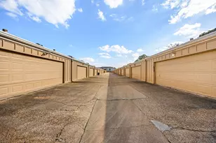 11683 Village Pl Dr, Houston, TX 77077 - Photo 37