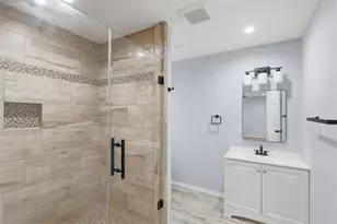 4926 Edfield St, Houston, TX 77033 - Photo 9