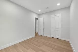 2348 Delafield St, Houston, TX 77023 - Photo 19
