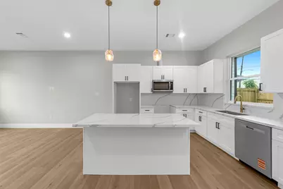 2348 Delafield Street, Houston, TX 77023 - Photo 7