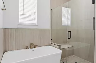 8918 Sunshine Laverne Ln, Houston, TX 77080 - Photo 23