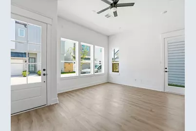 8918 Sunshine Laverne Lane, Houston, TX 77080 - Photo 11