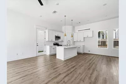 8918 Sunshine Laverne Lane, Houston, TX 77080 - Photo 7