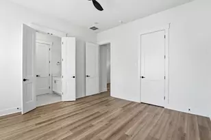 8918 Sunshine Laverne Ln, Houston, TX 77080 - Photo 19