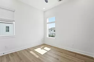 8918 Sunshine Laverne Ln, Houston, TX 77080 - Photo 27