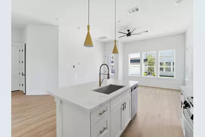 8918 Sunshine Laverne Lane, Houston, TX 77080 - Photo 15
