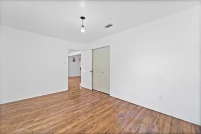 401 Lee Avenue, Anahuac, TX 77514 - Photo 11