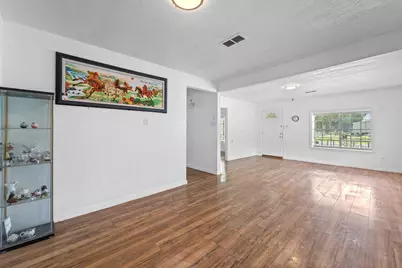 401 Lee Avenue, Anahuac, TX 77514 - Photo 13