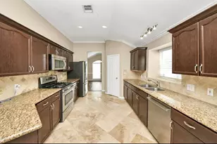 223 W New Meadows Dr, Sugar Land, TX 77479 - Photo 11