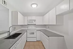 10811 Richmond Ave, Houston, TX 77042 - Photo 7