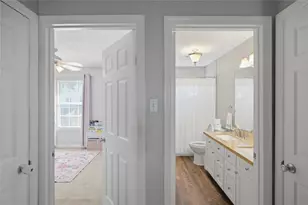 13526 Robin Hill Ct, Houston, TX 77059 - Photo 23