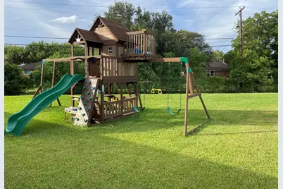 10 Gemstone Court, Angleton, TX 77515 - Photo 5