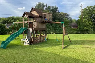 10 Gemstone Ct, Angleton, TX 77515 - Photo 5