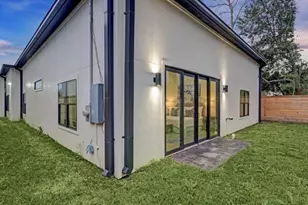 1709 Reverse St, Houston, TX 77055 - Photo 25