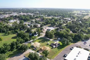 205 W South St, Madisonville, TX 77864 - Photo 7