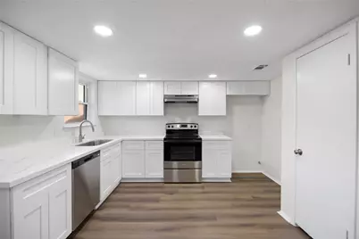 8343 Carriage Creek Drive, Houston, TX 77064 - Photo 11