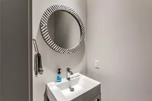 1004 California St, Houston, TX 77006 - Photo 17