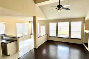 4911 Knights Branch Dr, Sugar Land, TX 77479 - Photo 3