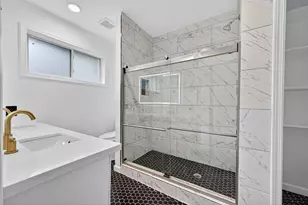 9211 Blankenship Dr, Houston, TX 77080 - Photo 25