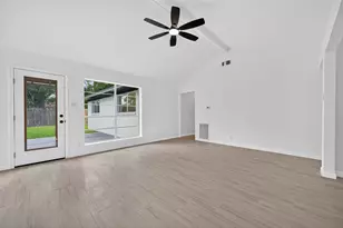 9211 Blankenship Dr, Houston, TX 77080 - Photo 15