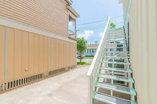 1406 Moody Ave, Galveston, TX 77550 - Photo 3