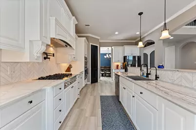 18702 Hardy Trace Drive, Tomball, TX 77377 - Photo 9