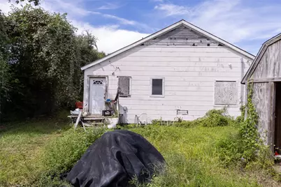 2421 12th Avenue N, Texas City, TX 77590 - Photo 5