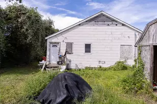 2421 12th Ave N, Texas City, TX 77590 - Photo 5
