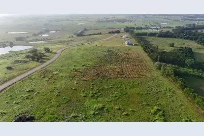 227 Vineyard View Trail, Carmine, TX 78932 - Photo 5