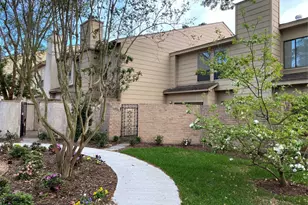 12625 Memorial Dr, Houston, TX 77024 - Photo 17