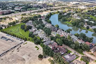 402 Lakeside Blvd, Sugar Land, TX 77478 - Photo 43