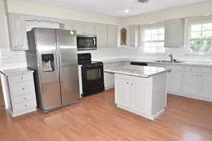 1030 Perkins Dr, Bacliff, TX 77518 - Photo 9