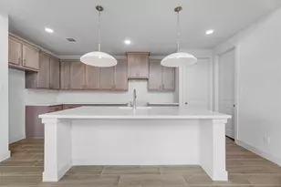 2018 Escobar St, Montgomery, TX 77316 - Photo 5