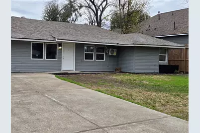 5823 Lyndhurst Drive E, Houston, TX 77033 - Photo 3