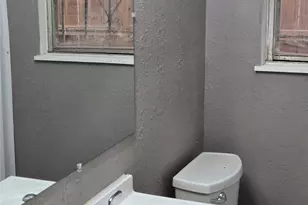 5823 Lyndhurst Dr E, Houston, TX 77033 - Photo 9