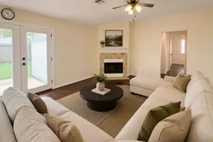 15515 Town Green Dr, Houston, TX 77083 - Photo 5