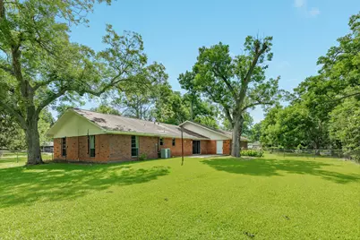 120 Southern Oaks Drive, Lake Jackson, TX 77566 - Photo 29