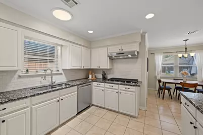 2411 Tannehill Drive, Houston, TX 77008 - Photo 9