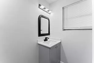 8427 Guinevere St, Houston, TX 77029 - Photo 21