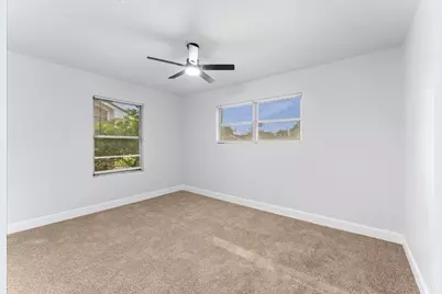 8427 Guinevere Street, Houston, TX 77029 - Photo 17