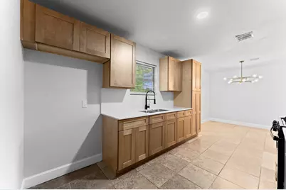 8427 Guinevere Street, Houston, TX 77029 - Photo 9