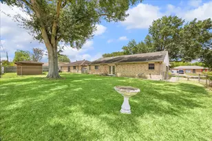 4619 Pinebrook Ln, Houston, TX 77053 - Photo 5