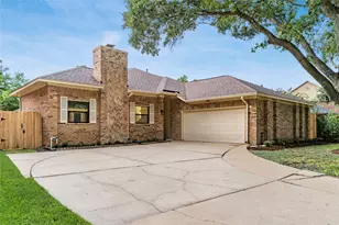210 Mill Trail Dr, Sugar Land, TX 77498 - Photo 5